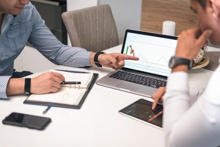 Como escolher uma solução de BI compatível com LGPD para PMEs
