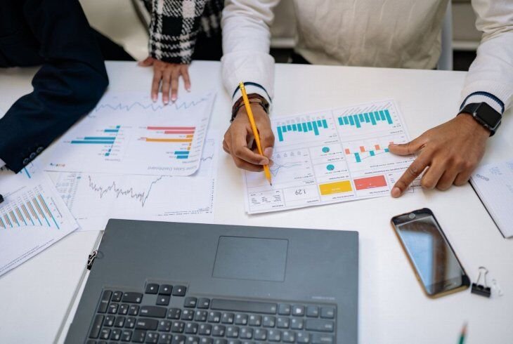 Programas e editais para digitalização de MPEs: como escolher fornecedores de BI